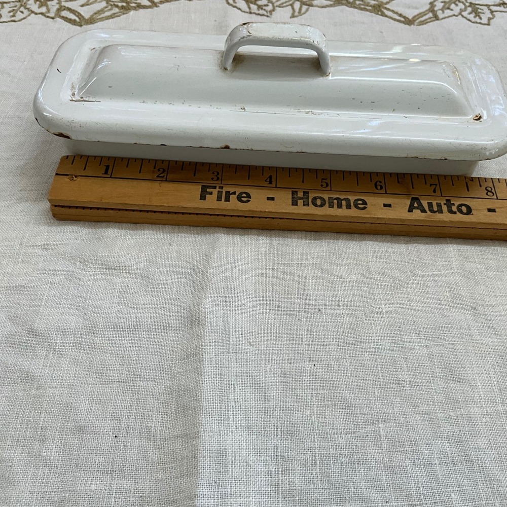 Vintage White Enamelware Lidded Medical Instrument Rustic Storage Container - Picture 6 of 8